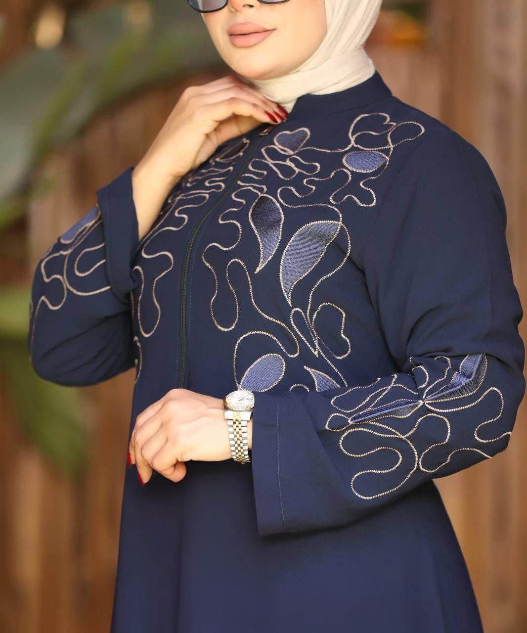 Abaya with digital embroidery and zipper