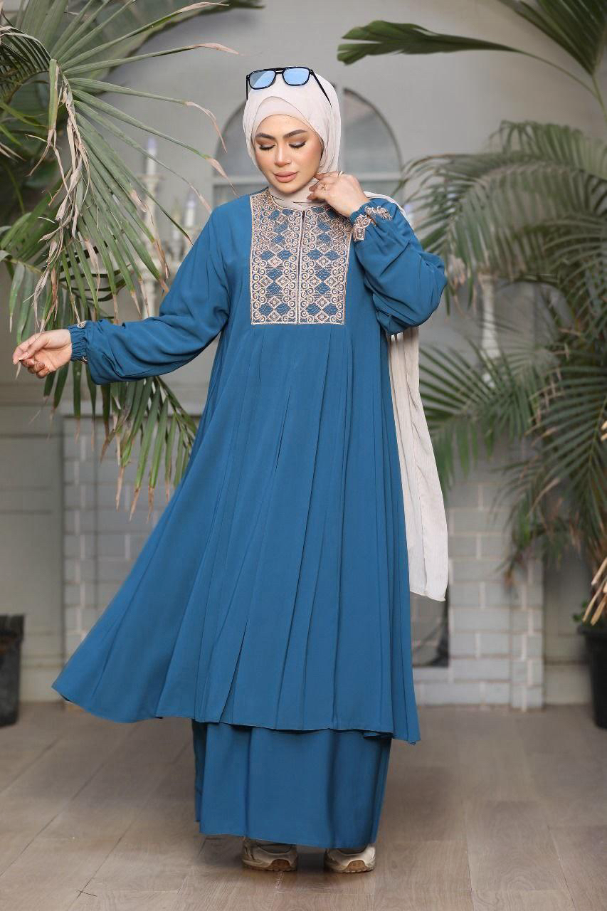 Free size Ednaa with embroidery on the sleeves and the front